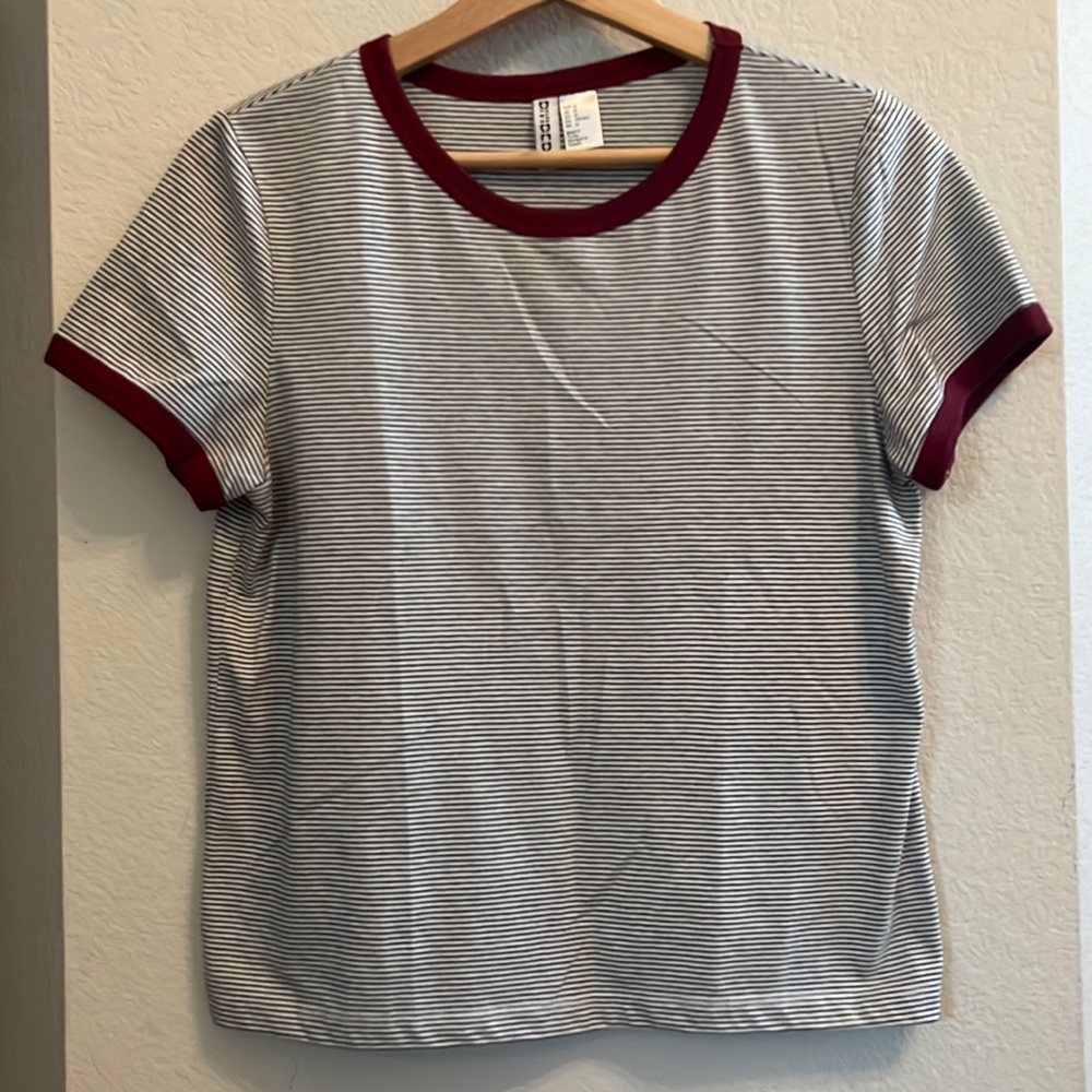 Cute H&M black and white striped tee!!✨